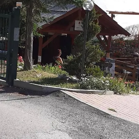 piccolo chalet di fronte al ponte Tibetano Claviere