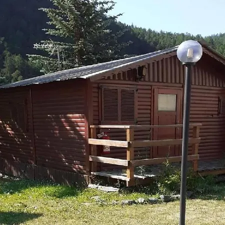 piccolo chalet di fronte al ponte Tibetano Claviere