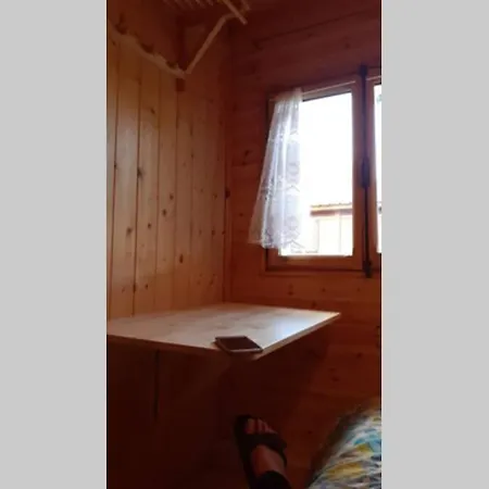piccolo chalet di fronte al ponte Tibetano Claviere